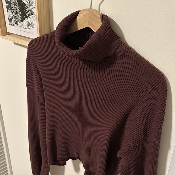 Glamorous cropped Turtleneck Sweater - Picture 3 of 3